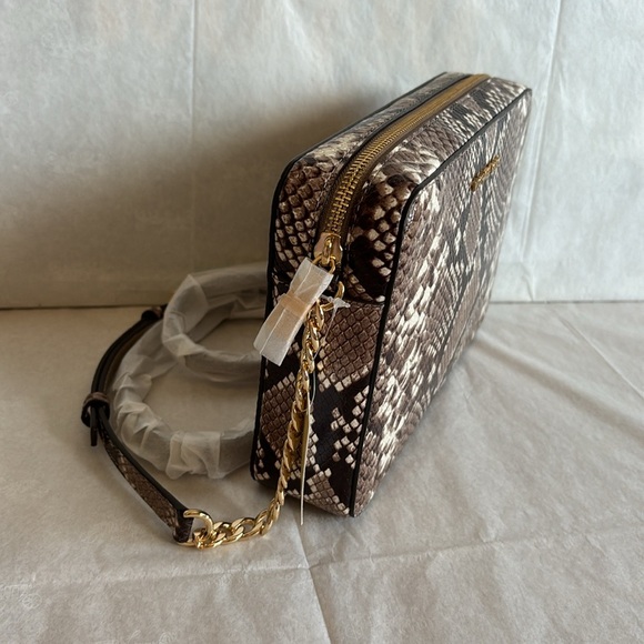 ✅SALE❤️‍🔥🆕Michael Kors Purse🎁 - Picture 3 of 6